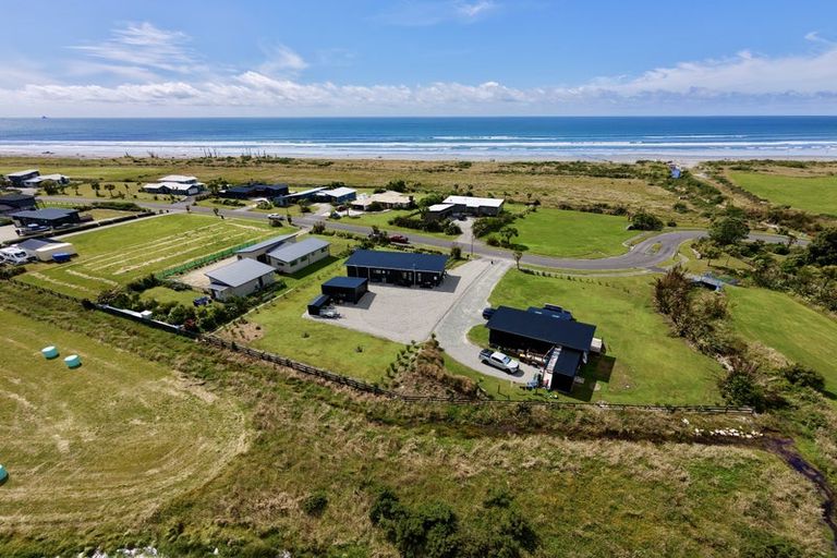Photo of property in 5 Elley Drive, Carters Beach, Westport, 7825