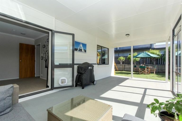 Photo of property in 13 Sandel Rise, Merrilands, New Plymouth, 4312