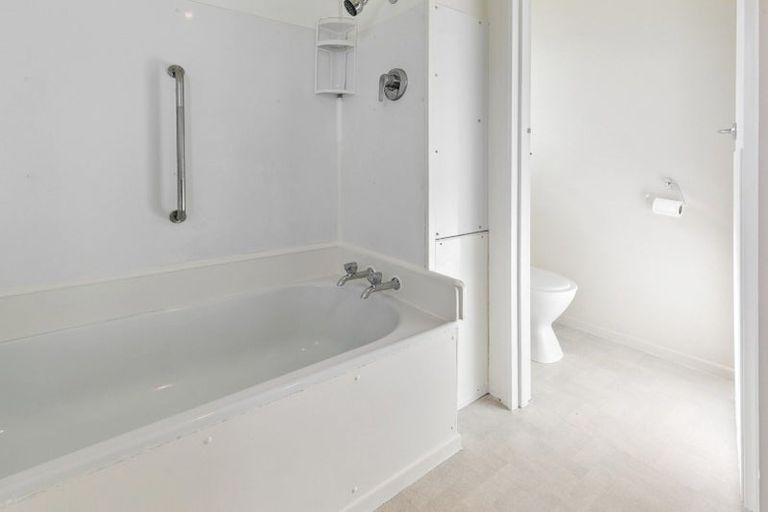 Photo of property in 13/154 Onepu Road, Lyall Bay, Wellington, 6022