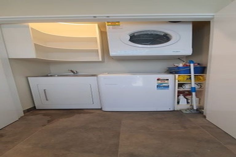 Photo of property in 37 Rogers Street, Sydenham, Christchurch, 8023