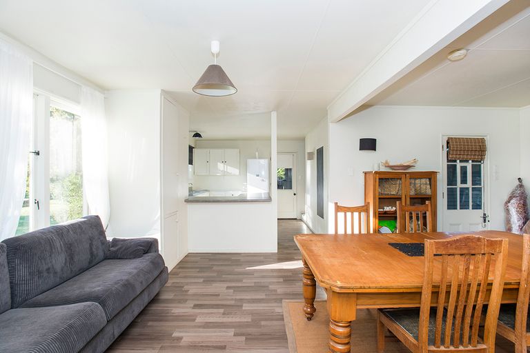 Photo of property in 13 Rangiuia Road, Tolaga Bay, 4077