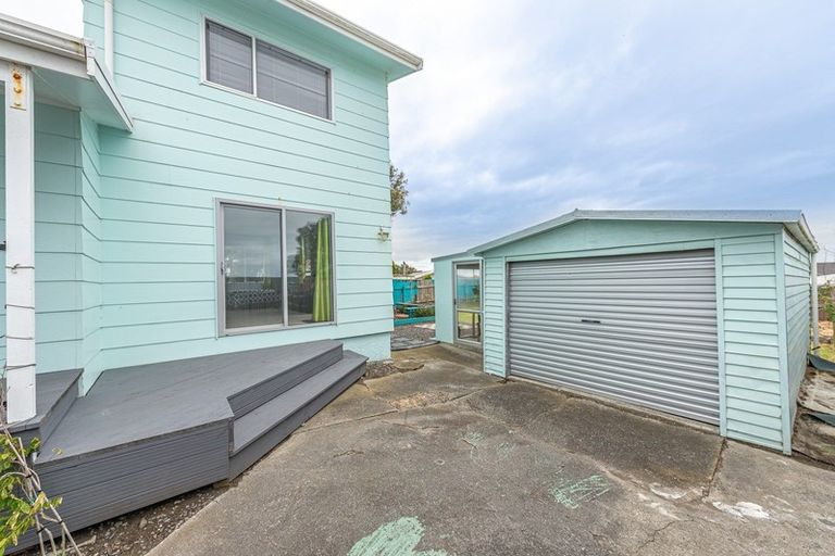 Photo of property in 19 Cross Street, Castlecliff, Whanganui, 4501