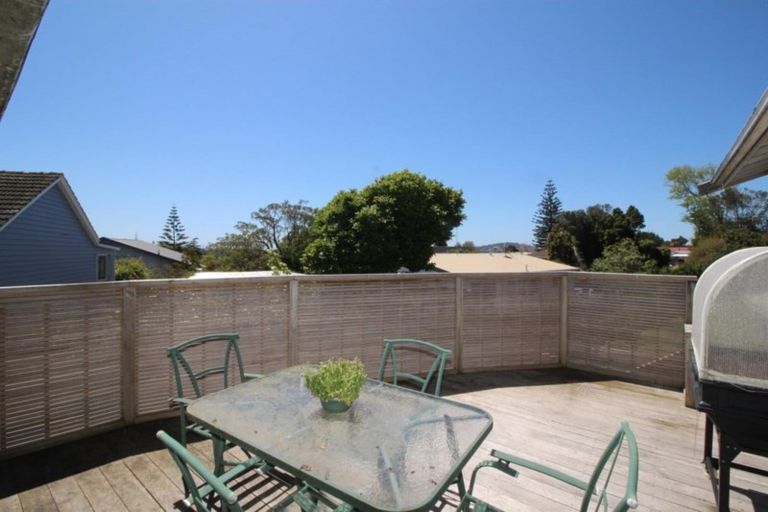 Photo of property in 3 Wattle Street, New Lynn, Auckland, 0600