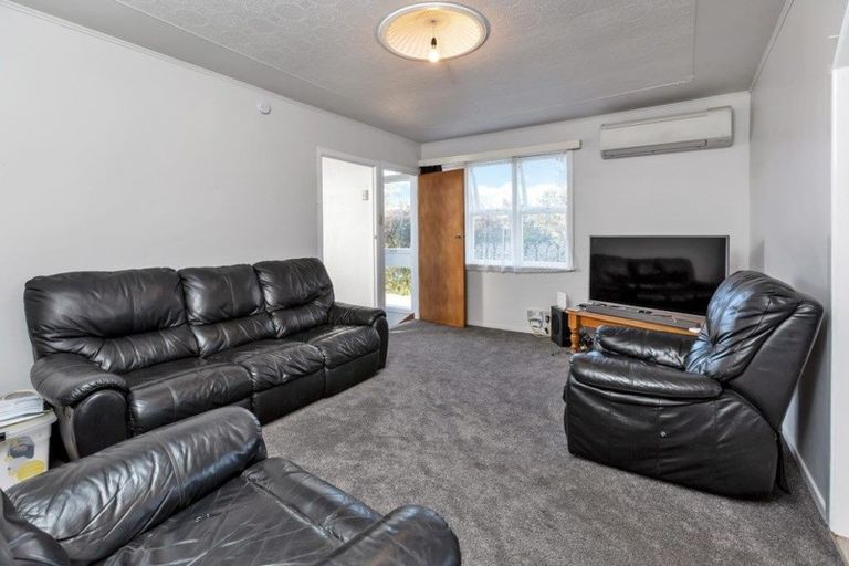 Photo of property in 15 Taraire Crescent, Otangarei, Whangarei, 0112