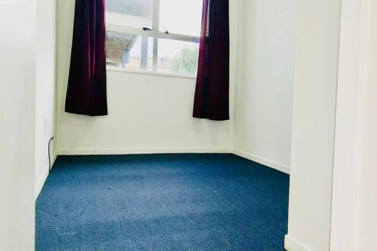 Photo of property in 2/47 Archibald Road, Kelston, Auckland, 0602