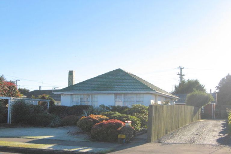 Photo of property in 2/56 Moffett Street, Islington, Christchurch, 8042