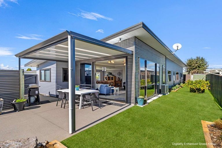 Photo of property in 19a Kawaha Point Road, Fairy Springs, Rotorua, 3015