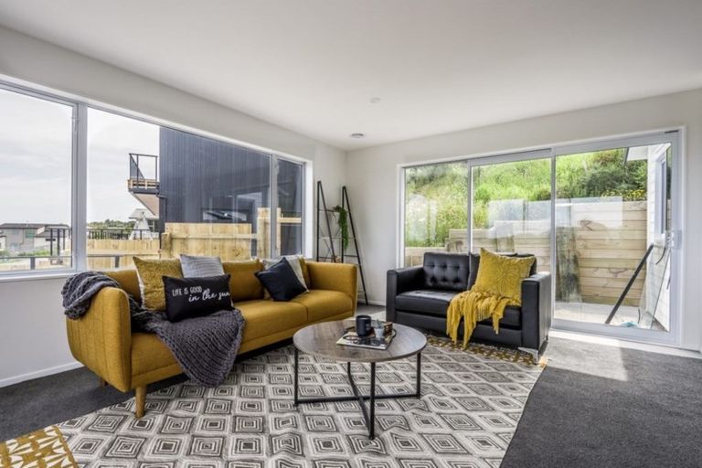 Photo of property in 103 Kakariki Grove, Waikanae, 5036