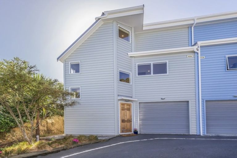 Photo of property in 2/143 Cockayne Road, Khandallah, Wellington, 6035