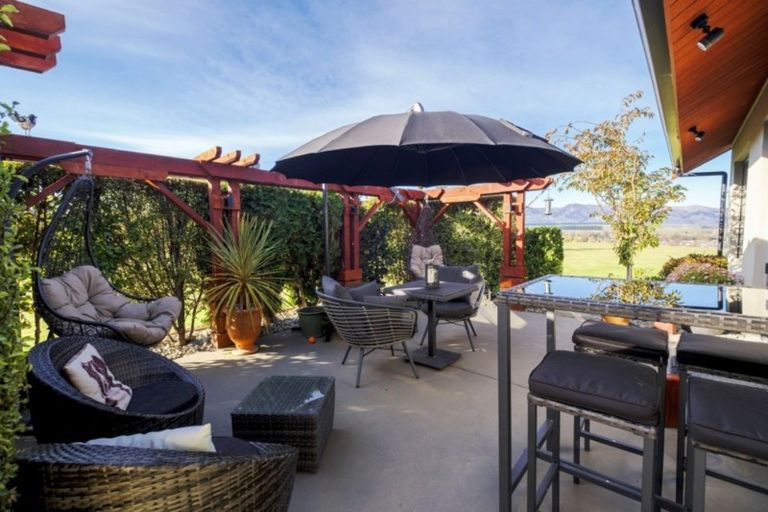 Photo of property in 980 Aubrey Road, Albert Town, Wanaka, 9305