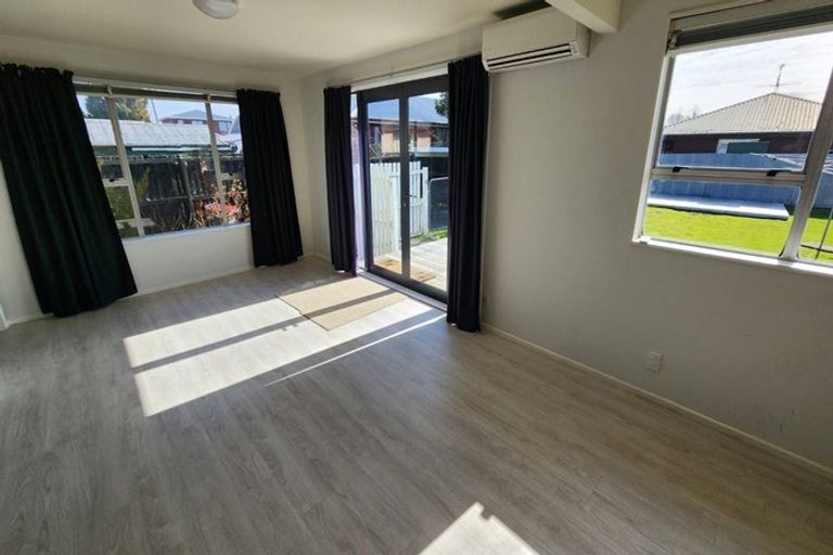 Photo of property in 1/19 Sturrocks Road, Redwood, Christchurch, 8051