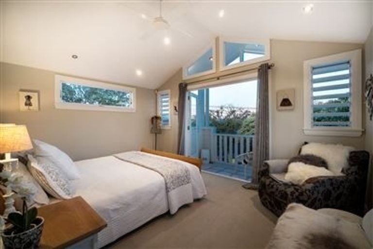 Photo of property in 1/41 Seaview Avenue, Northcote, Auckland, 0627
