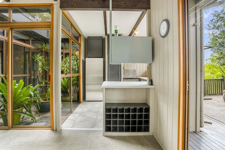 Photo of property in 1094 Scenic Drive North, Swanson, Auckland, 0816