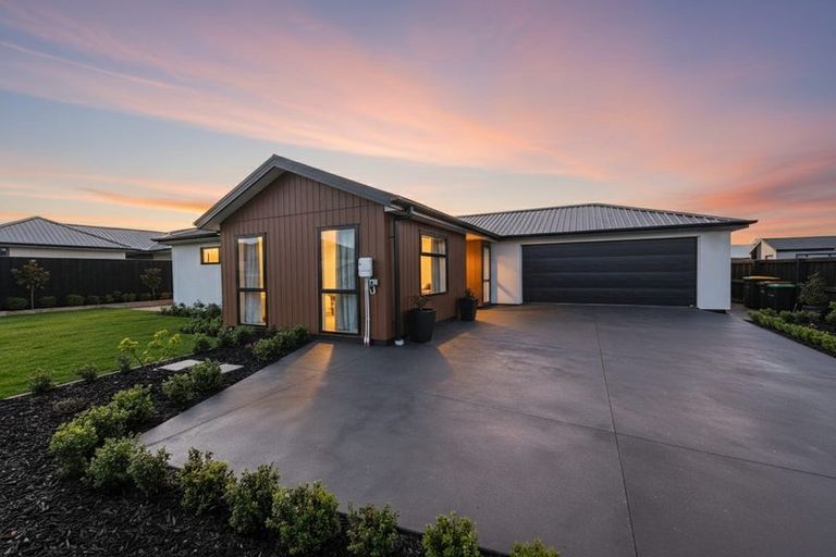 Photo of property in 25 Millhaven Place, Casebrook, Christchurch, 8051