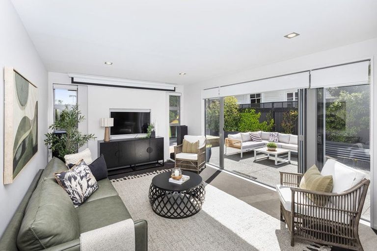 Photo of property in 15a Tomes Road, St Albans, Christchurch, 8052