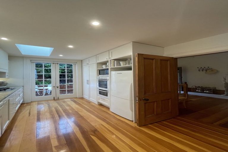 Photo of property in 21 Salamanca Road, Kelburn, Wellington, 6012