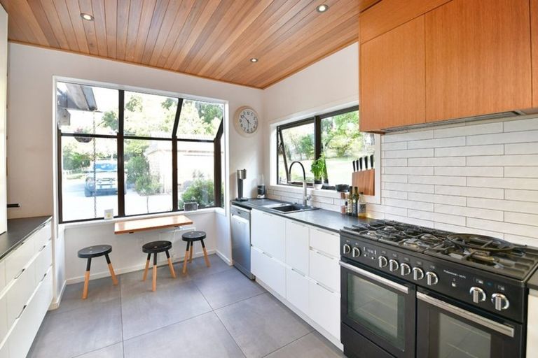 Photo of property in 30 Moontide Road, Kumeu, 0892