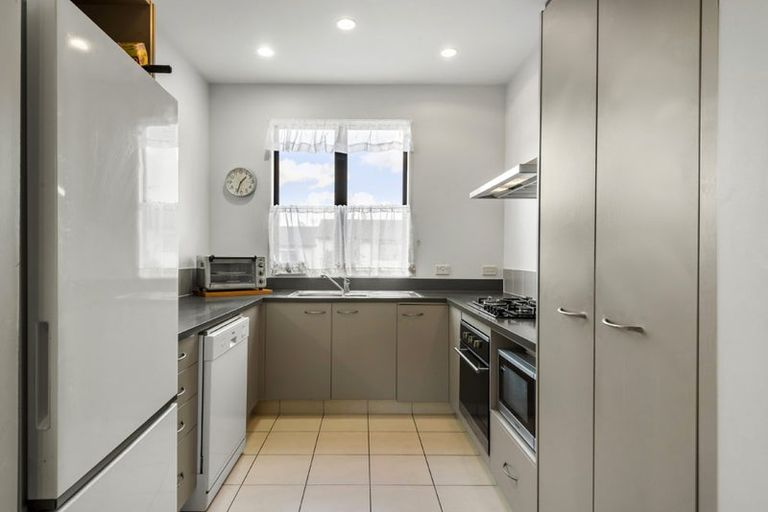 Photo of property in 42/22 Northcross Drive, Oteha, Auckland, 0632