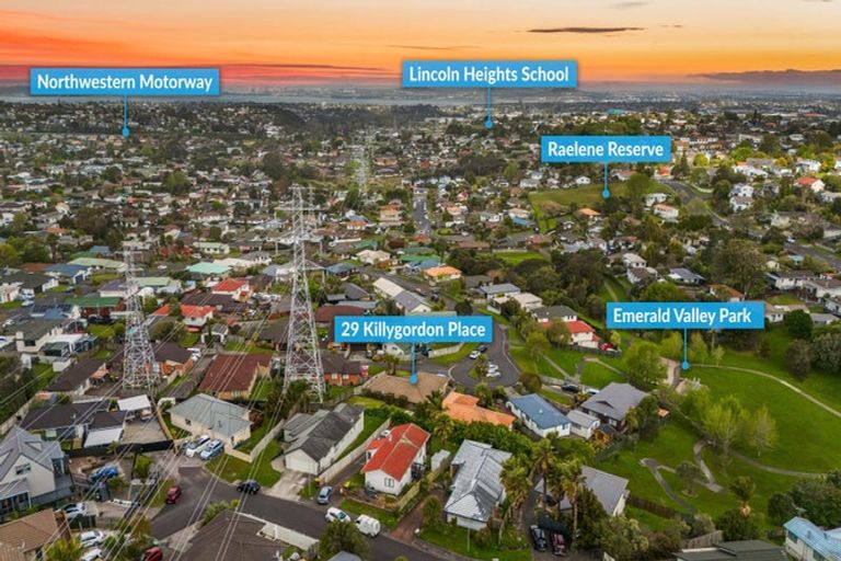 Photo of property in 29 Killygordon Place, Massey, Auckland, 0614
