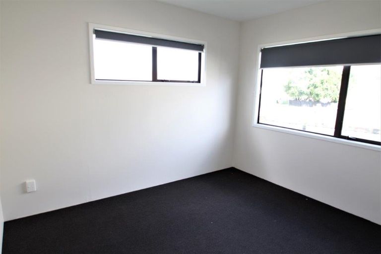 Photo of property in 4/10 Solveig Place, Randwick Park, Auckland, 2105
