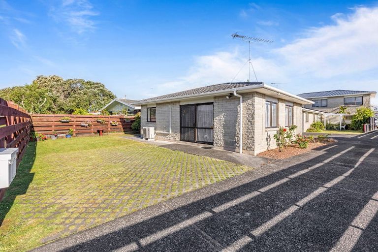 Photo of property in 1/54 Florence Avenue, Orewa, 0931