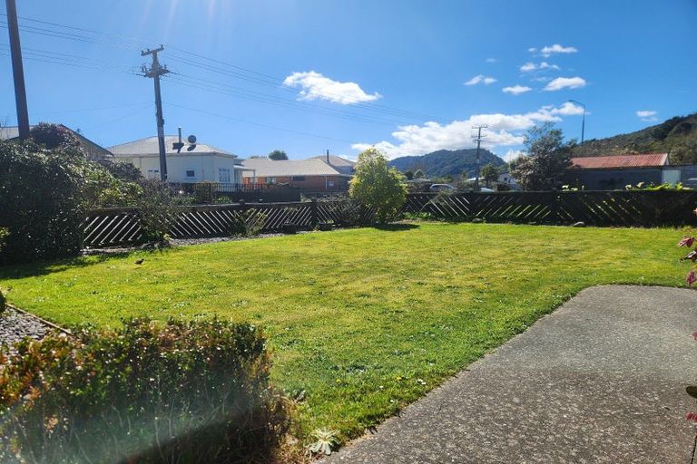 Photo of property in 37 Shakespeare Street, Greymouth, 7805