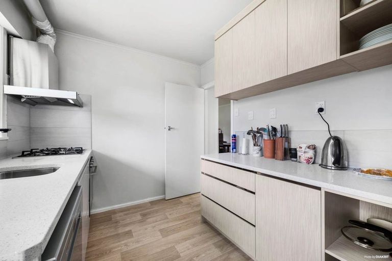 Photo of property in 3/18 Fowler Street, Northcote, Auckland, 0627