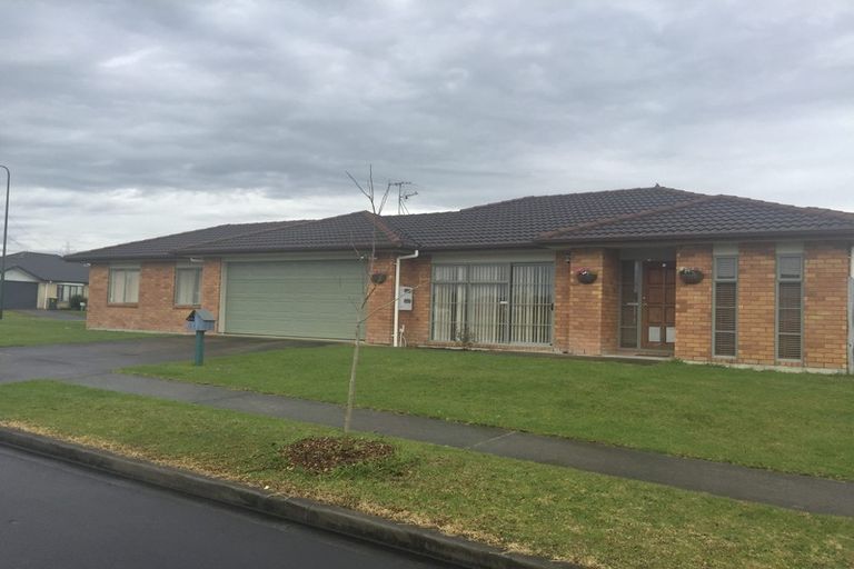 Photo of property in 31 Carrick Glen Avenue, Flat Bush, Auckland, 2019