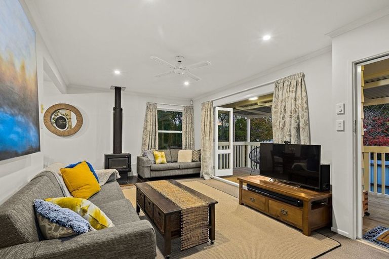 Photo of property in 14a Taioma Crescent, Te Atatu Peninsula, Auckland, 0610