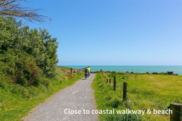 Photo of property in 4b Sampson Avenue, Waiwhakaiho, New Plymouth, 4312