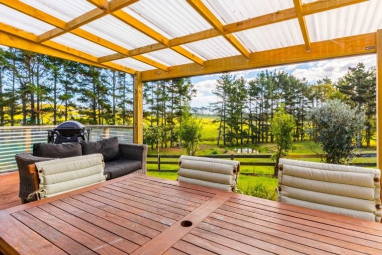 Photo of property in 74 Valley Road, Waimauku, 0881