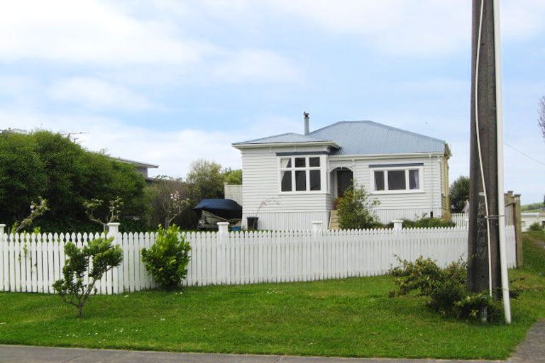 Photo of property in 36 Shakespear Road, Army Bay, Whangaparaoa, 0930