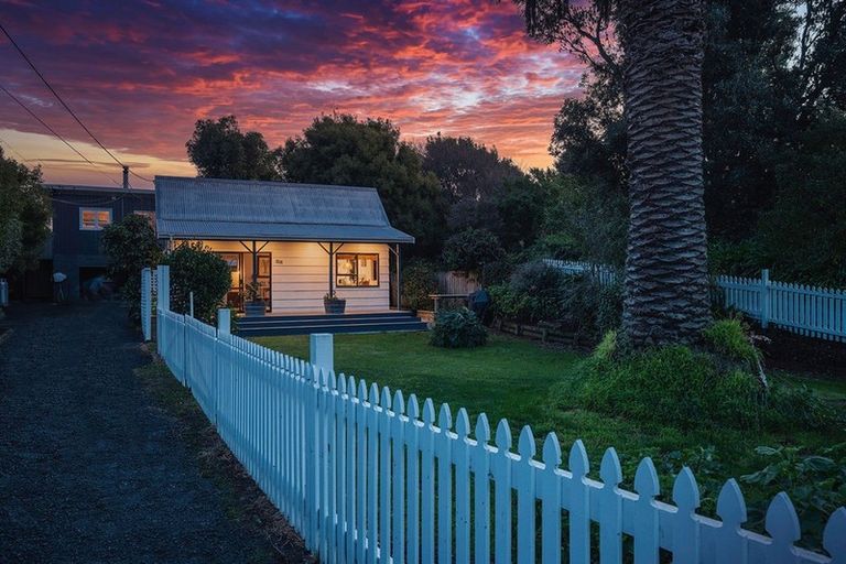 Photo of property in 28a Eatwell Avenue, Paraparaumu Beach, Paraparaumu, 5032