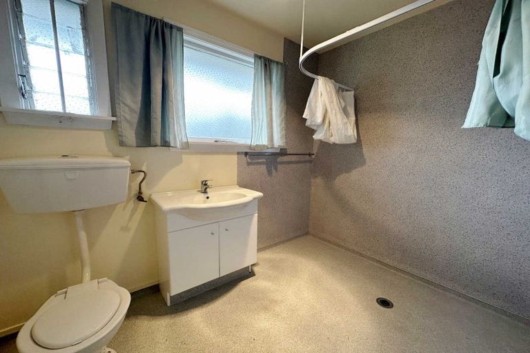 Photo of property in 17 Fairmile Place, Russley, Christchurch, 8042