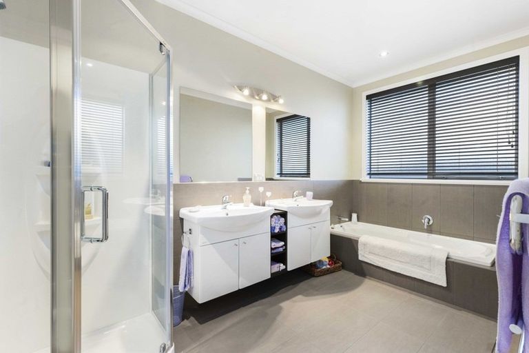 Photo of property in 17 Barrington Drive, Huntington, Hamilton, 3210