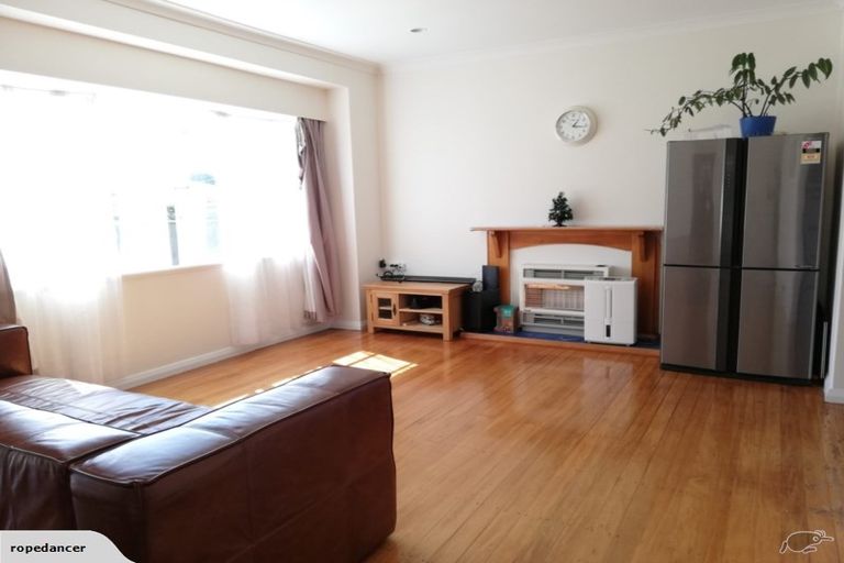 Photo of property in 15 Godley Street, Waterloo, Lower Hutt, 5011