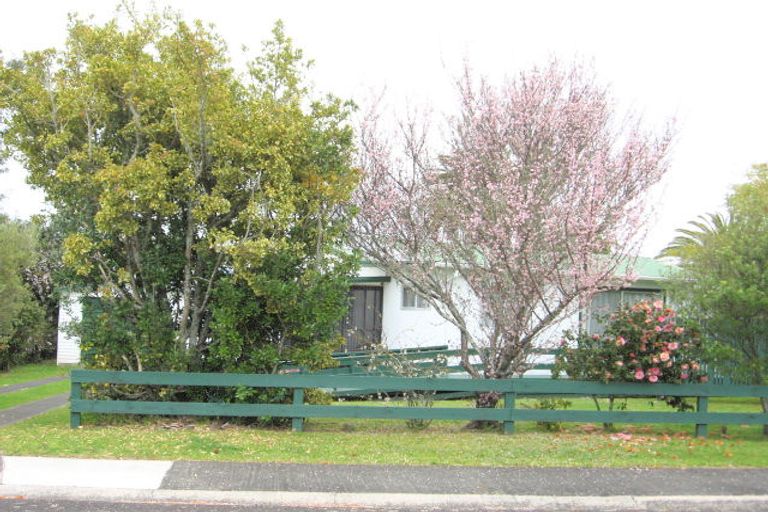 Photo of property in 10 School Road, Whitianga, 3510