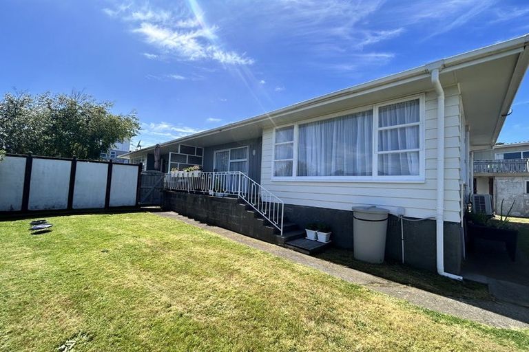 Photo of property in 10 Anthony Grove, Paraparaumu Beach, Paraparaumu, 5032