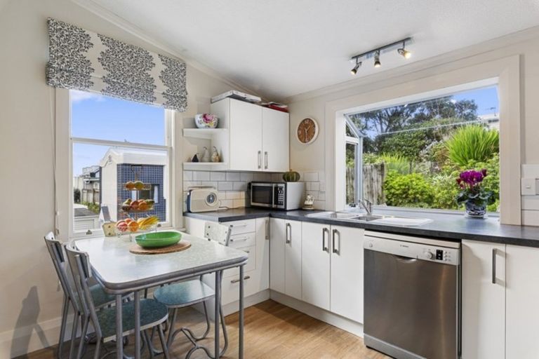 Photo of property in 1 Pitarua Street, Thorndon, Wellington, 6011