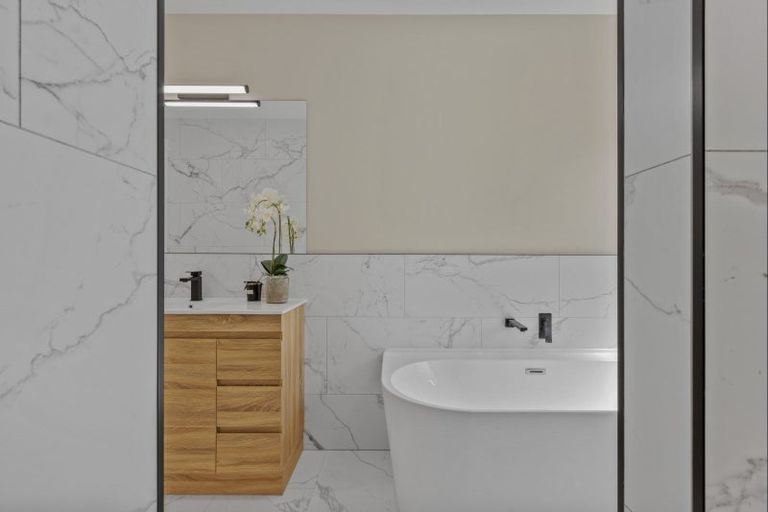 Photo of property in 16 Ruapehu Road, Poraiti, Napier, 4112