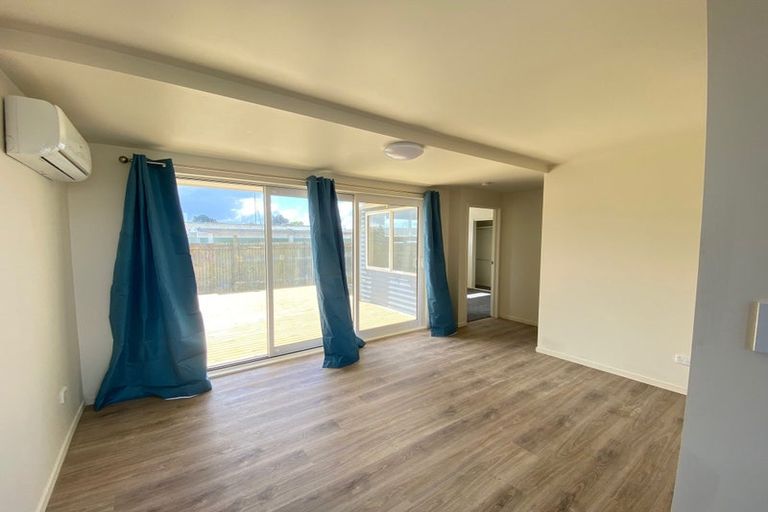 Photo of property in 52c Convair Crescent, Mangere, Auckland, 2022