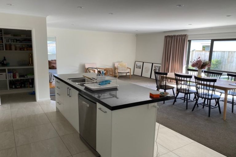 Photo of property in 3 Fred White Drive, Kumeu, 0810