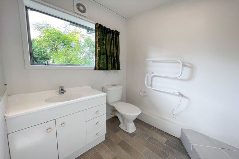 Photo of property in 13 Dunraven Place, Torbay, Auckland, 0630