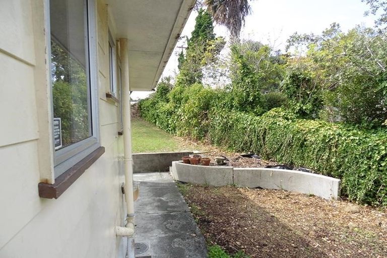 Photo of property in 372 East Coast Road, Sunnynook, Auckland, 0630