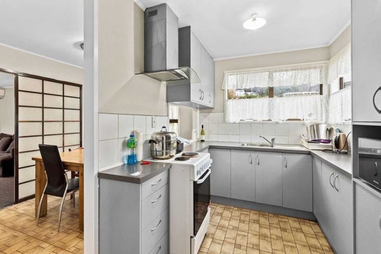 Photo of property in 22 Peterhouse Place, West Harbour, Auckland, 0618