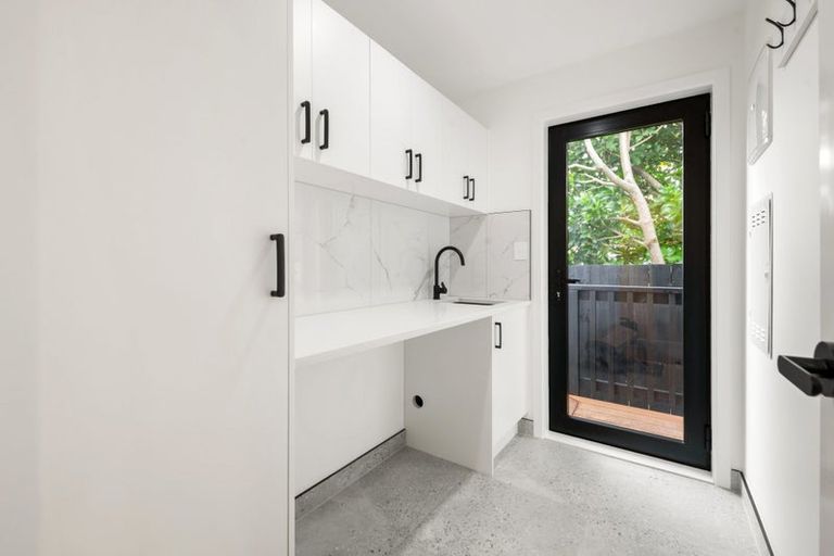 Photo of property in 56 Mcintyre Road, Mangere Bridge, Auckland, 2022
