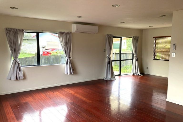 Photo of property in 6a Alma Street, Te Atatu South, Auckland, 0610