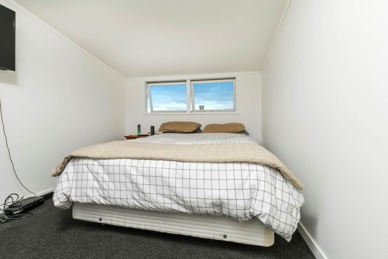 Photo of property in 24 Sulphur Beach Road, Northcote Point, Auckland, 0627