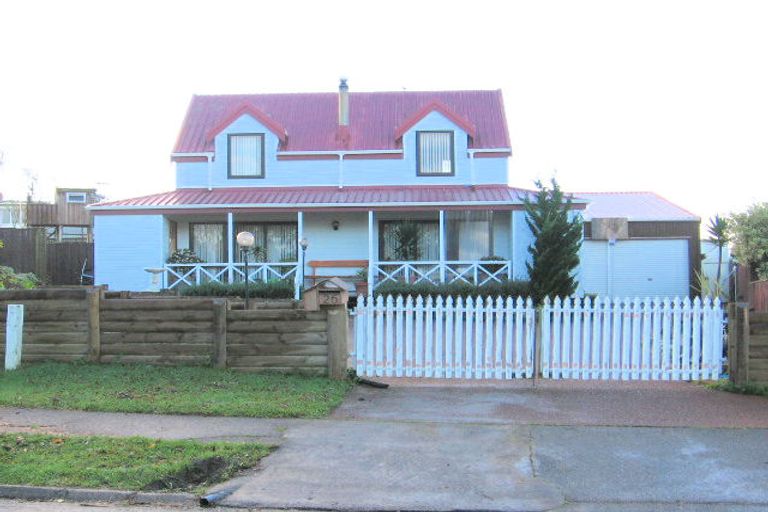 Photo of property in 26 Elsted Place, Goodwood Heights, Auckland, 2105