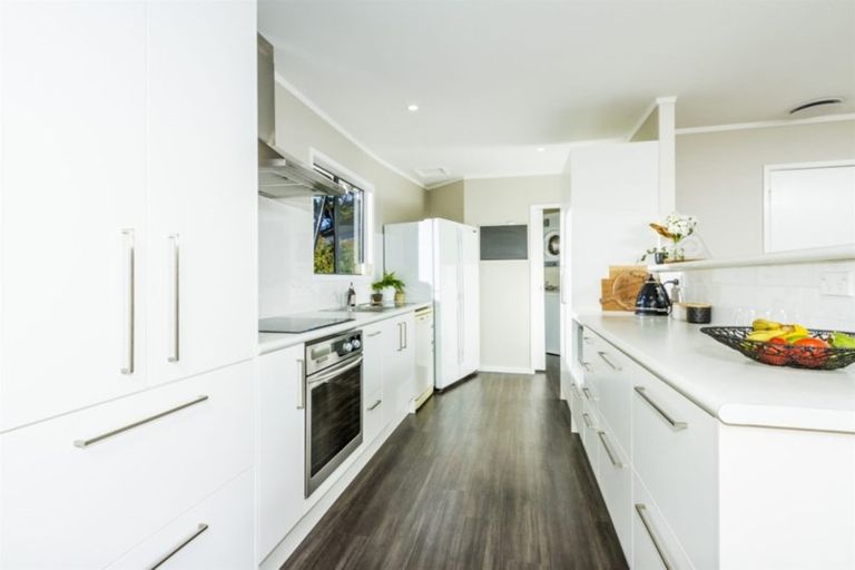 Photo of property in 1/28 Capilano Place, Glenfield, Auckland, 0629
